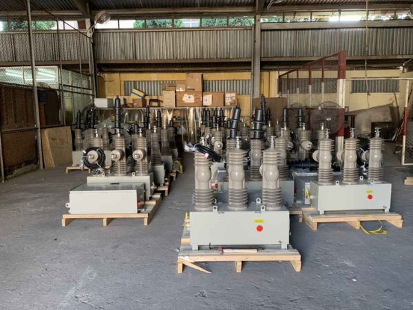 Máy cắt tự động Recloser Schneider 
